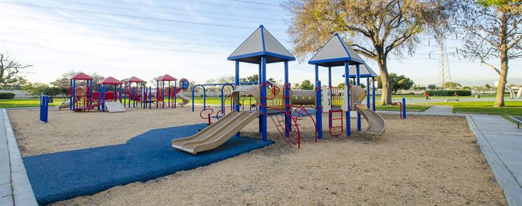 Santa_Fe_Springs_Park_1